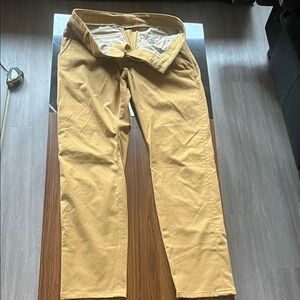 Dockers Men's Khaki Chinos